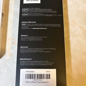 Black Phone Screen Protector for iPhone 12

1 screen protector with guide